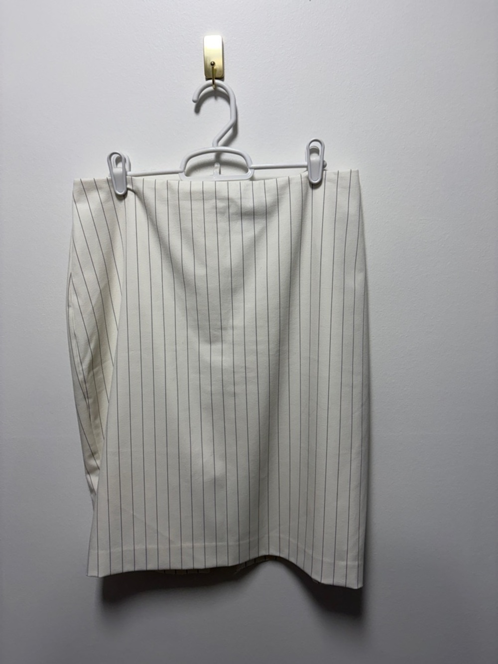Express Cream Pinstripe Pencil Skirt